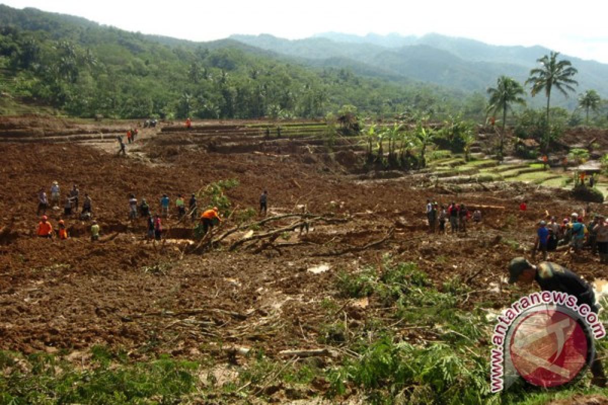 Pencarian korban longsor Brebes difokuskan pada 11 titik