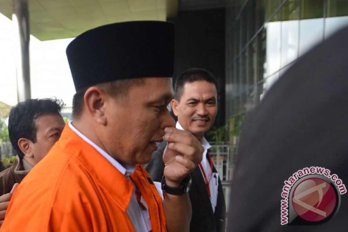 PNS dan pengawal pribadi pun diperiksa terkait suap DPRD Lampung Tengah