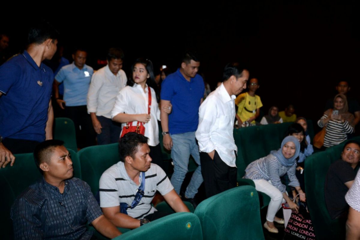 Jokowi Nonton Film Dilan
