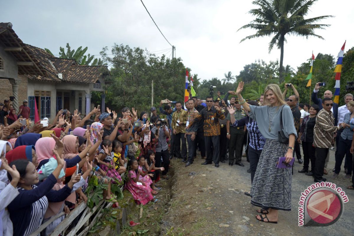Queen Maxima visits Lampung