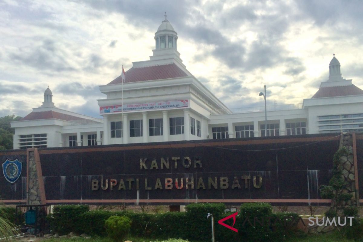 Bupati Labuhanbatu dikabarkan terjerat OTT KPK