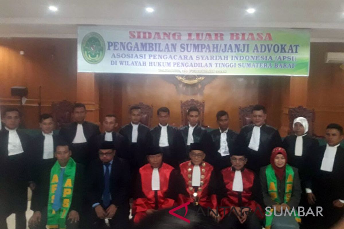 Apsi kukuhkan 11 pengacara baru di Sumbar