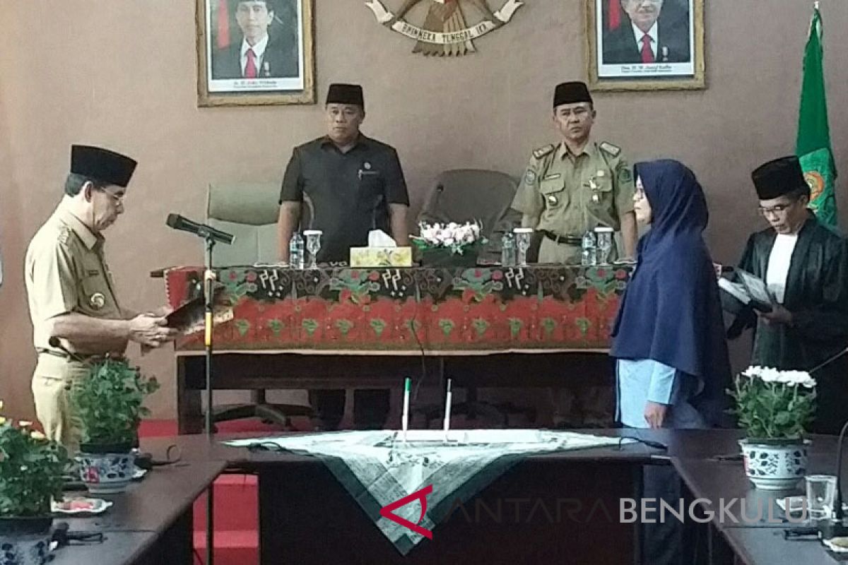 Bupati Rejang Lebong minta PDAM perbaiki kinerja