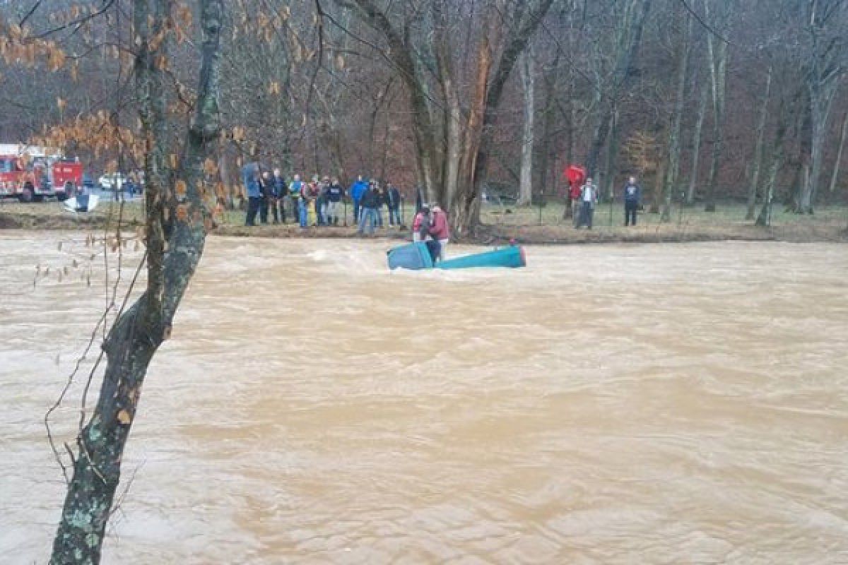 Hujan lebat yang mengguyur selama akhir pekan akibatkan banjir di seluruh Lebanon