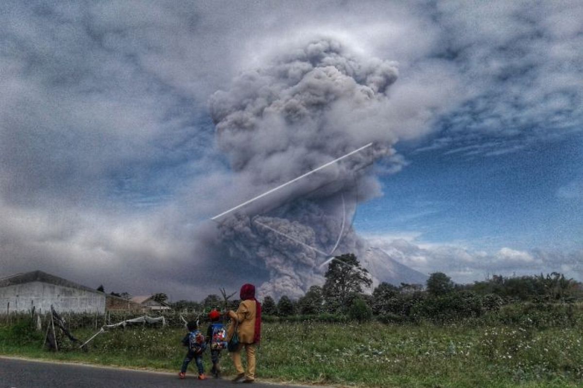 Lima kecamatan terpapar debu vulkanik Sinabung
