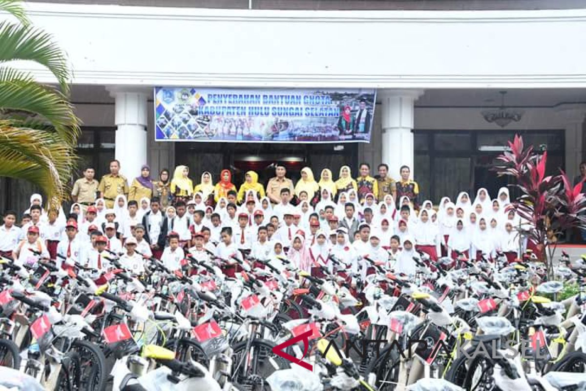 GNOTA HSS Serahkan Bantuan 110 Sepeda Anak Asuh