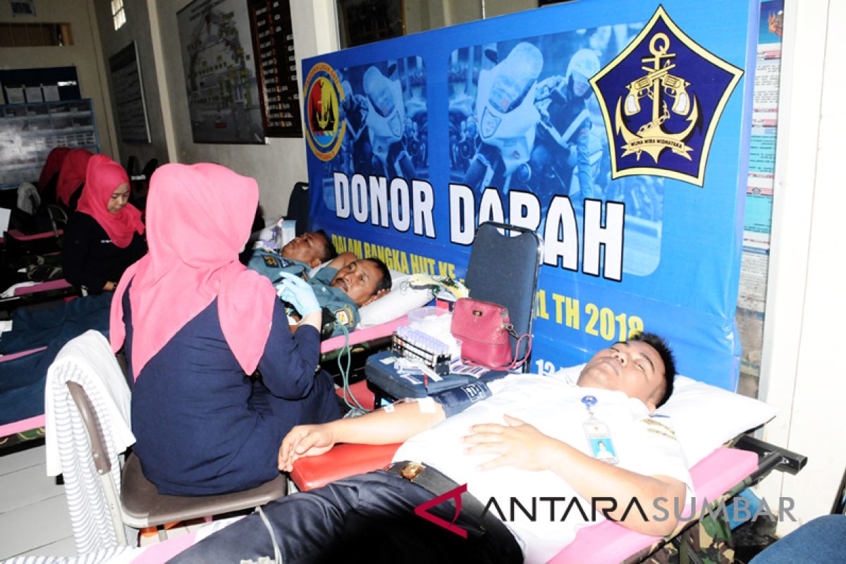 Peringati HUT, Pomal Lantamal Padang donor darah