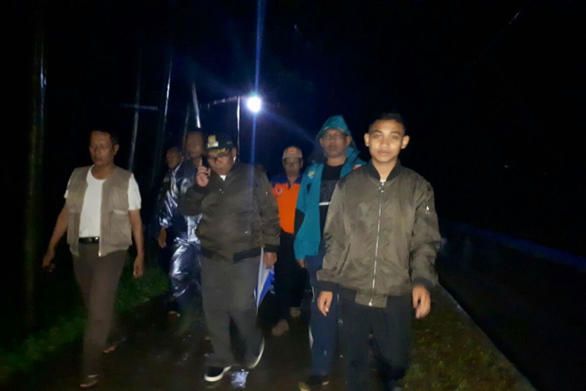 Bupati Pekalongan tanggapi rumor tanggul sungai jebol