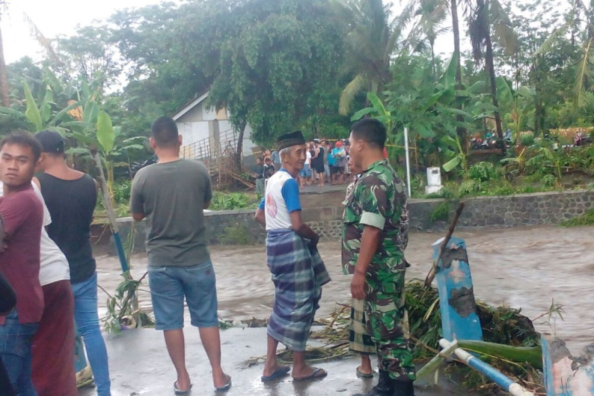 Banjir Bandang Terjang Puluhan Rumah Warga Situbondo