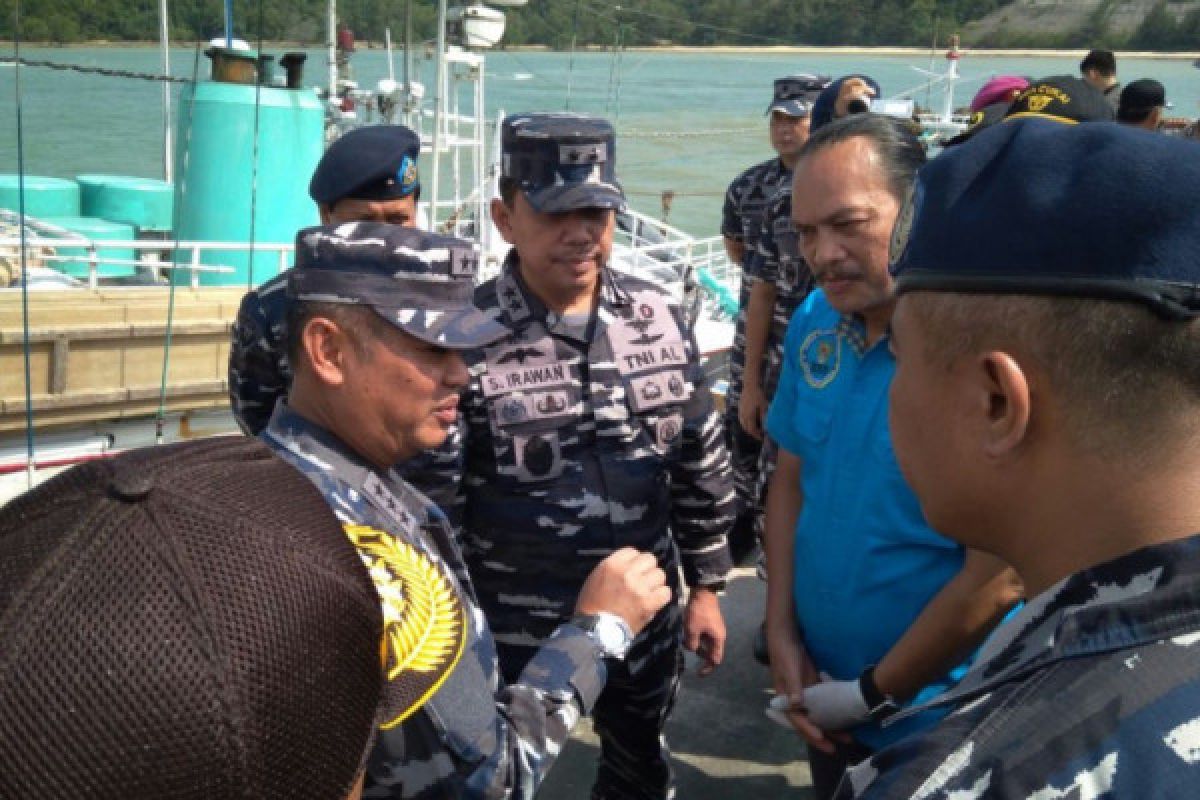 TNI AL semula menduga sabu-sabu satu ton pupuk urea