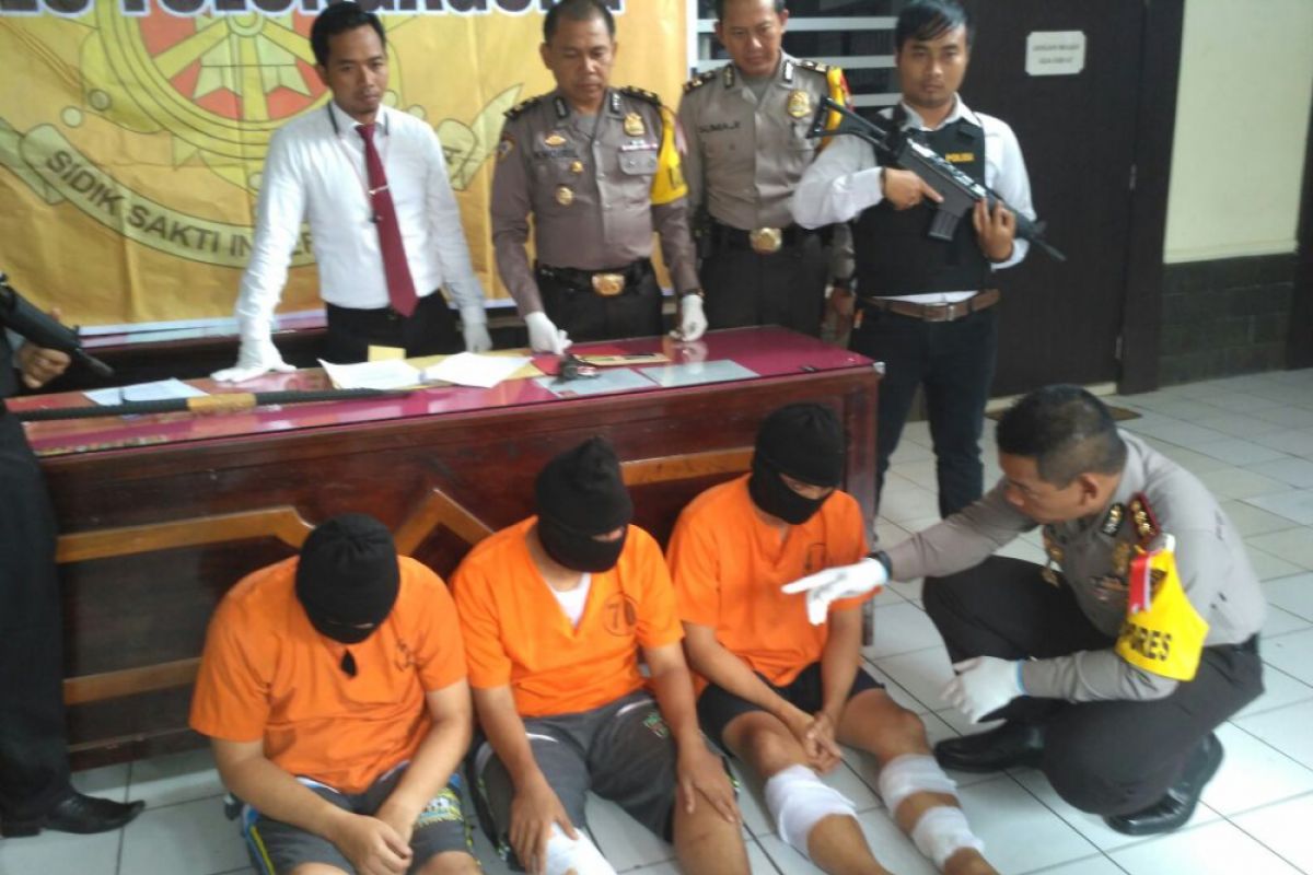 Polisi Tulungagung Tembak Komplotan Geng Palembang