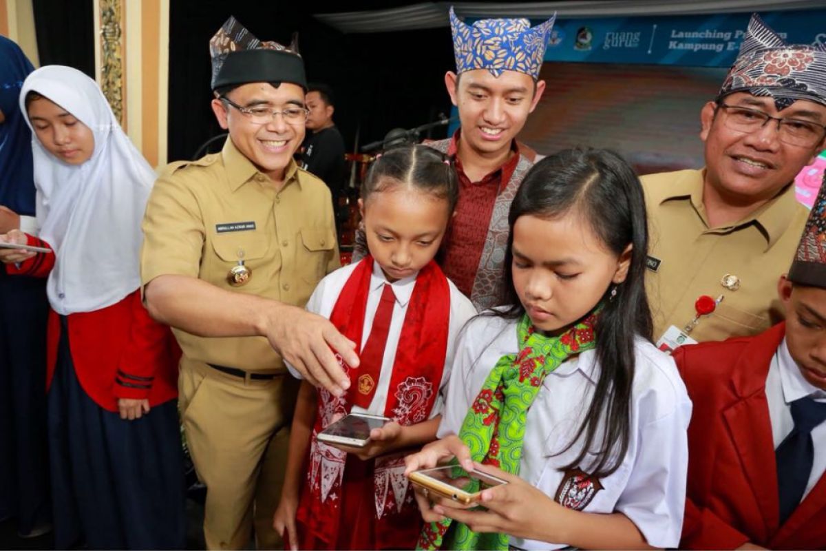 Pelajar Perdesaan di Banyuwangi Dilayani Bimbel Daring Gratis