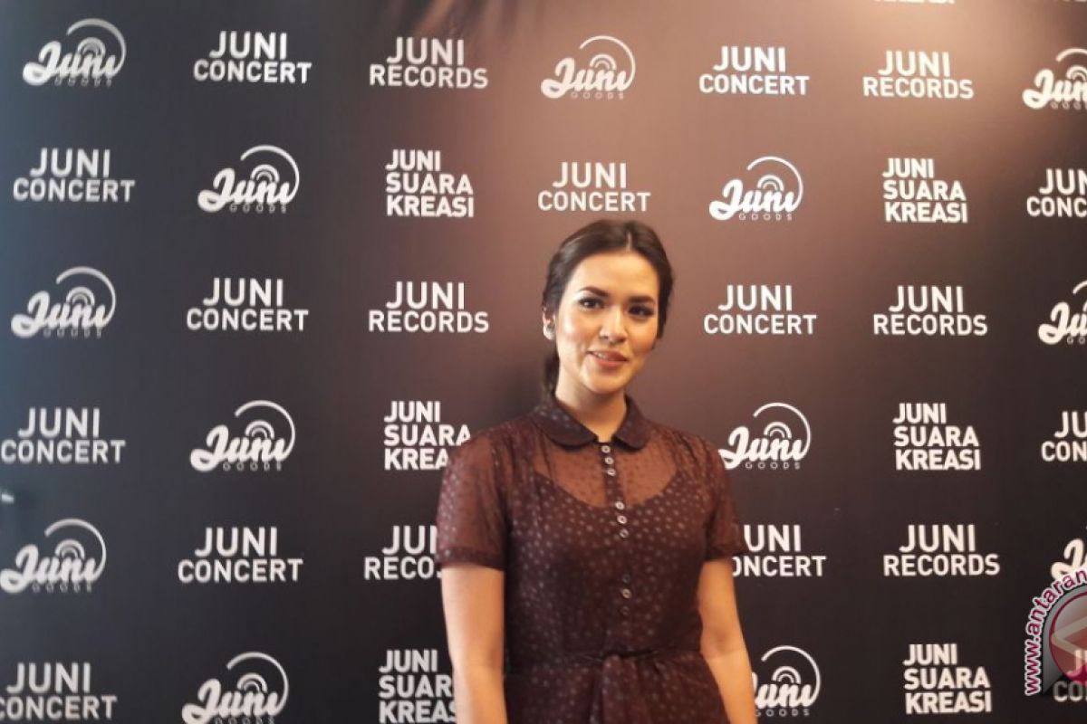 Raisa jajal profesi baru sebagai produser musik