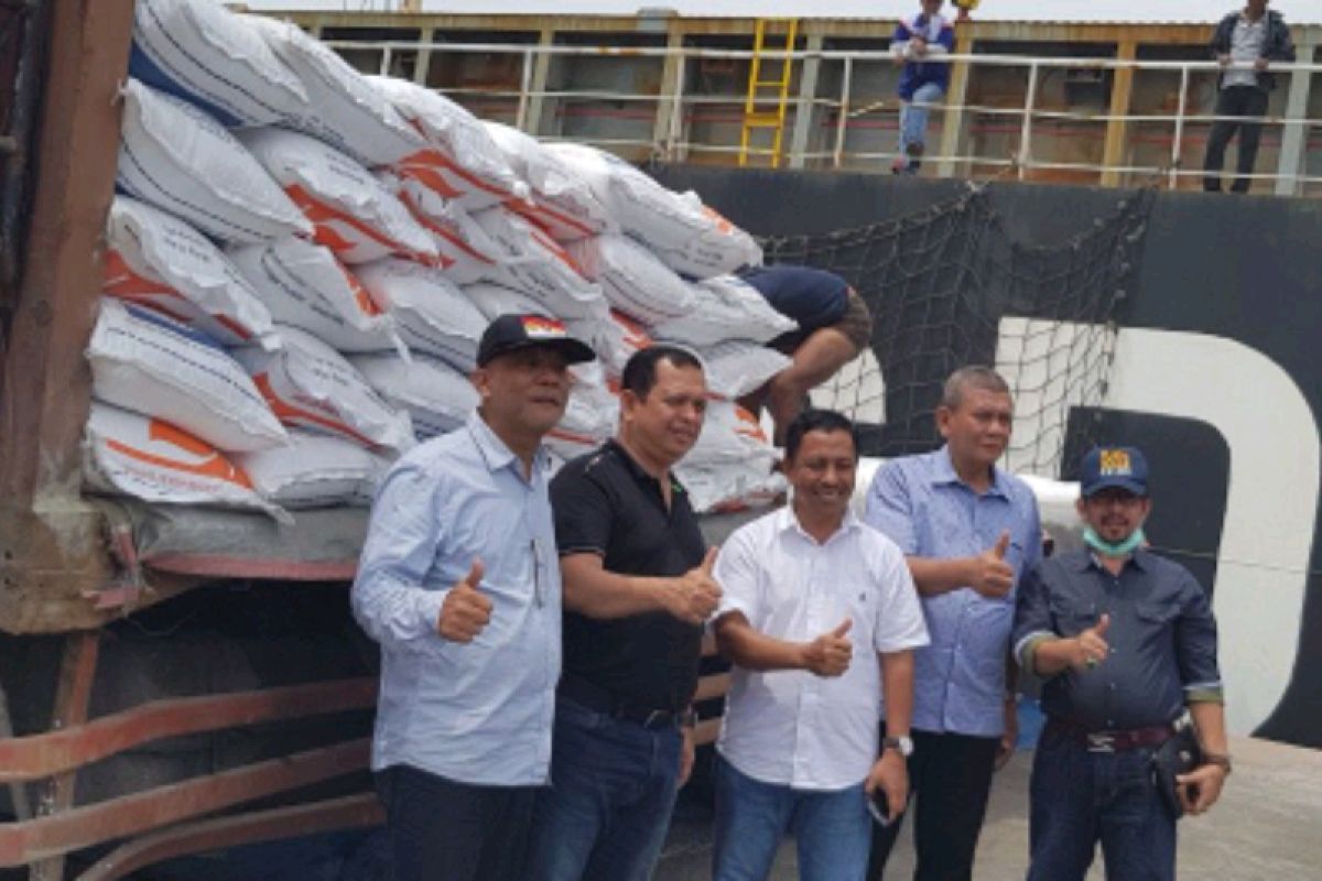 10.000 ton beras impor masuk ke sumut