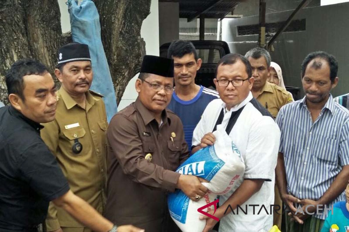 Wali Kota serahkan bantuan korban kebakaran