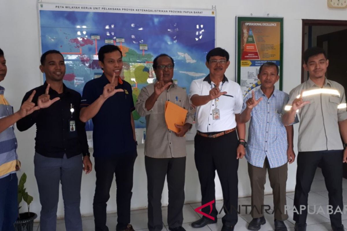 Bupati Genjot Program Kelistrikan Teluk Wondama