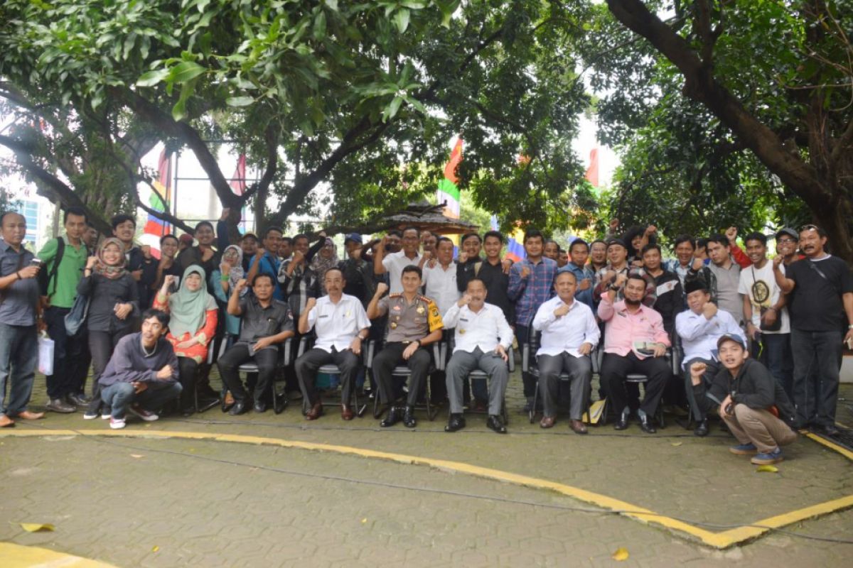 Pjs Wali Kota Bekasi coffee morning dengan insan pers