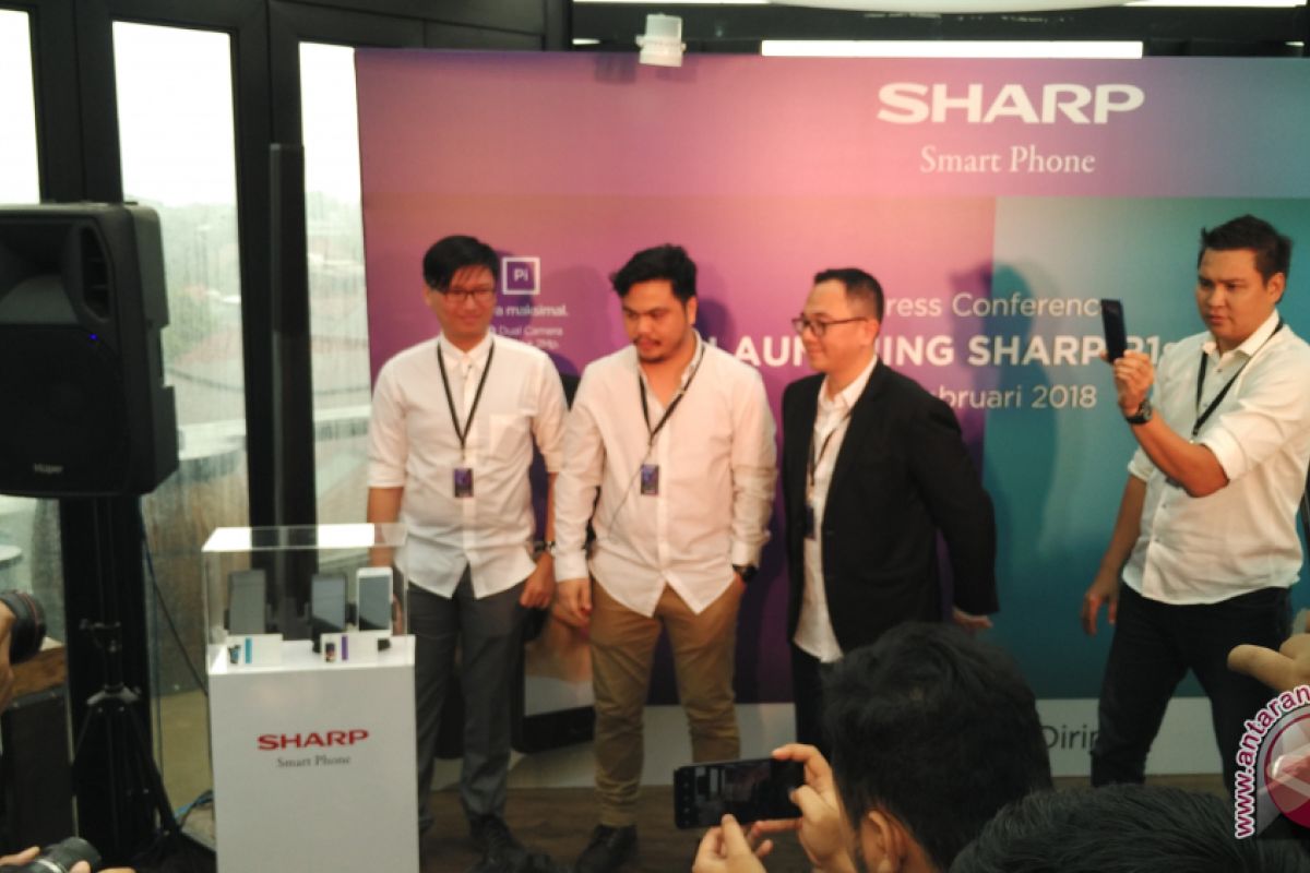 Sasar generasi milenial, Sharp luncurkan dua smartphone terbaru