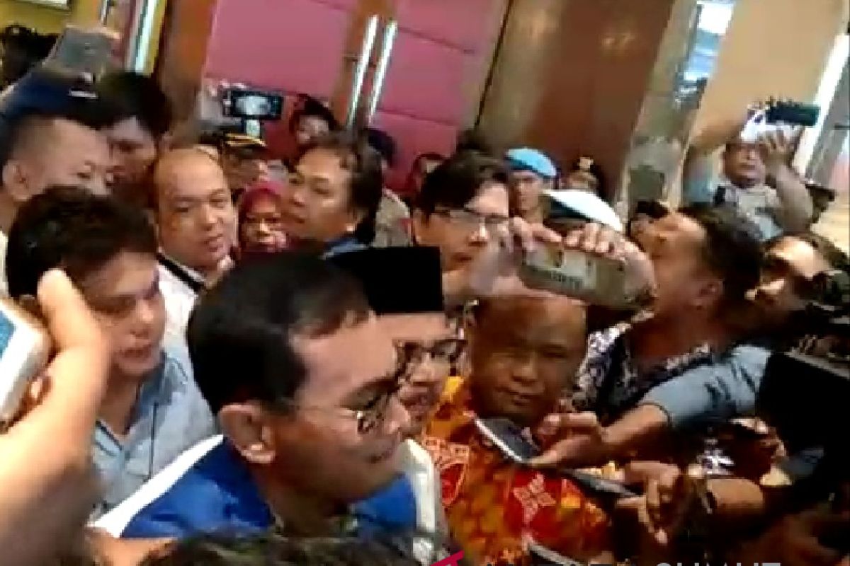 JR dukung pasangan djarot-sihar