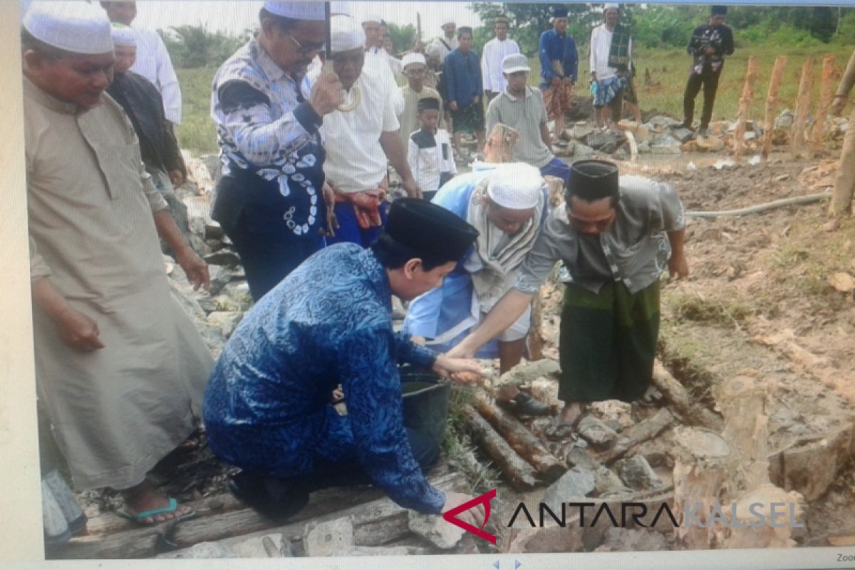 Peletakan Batu Pertama Pembangunan Ponpes Nurul Yaqin