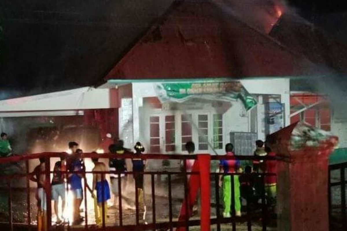 Diduga Arus Pendek Kantor MUI HSS Terbakar