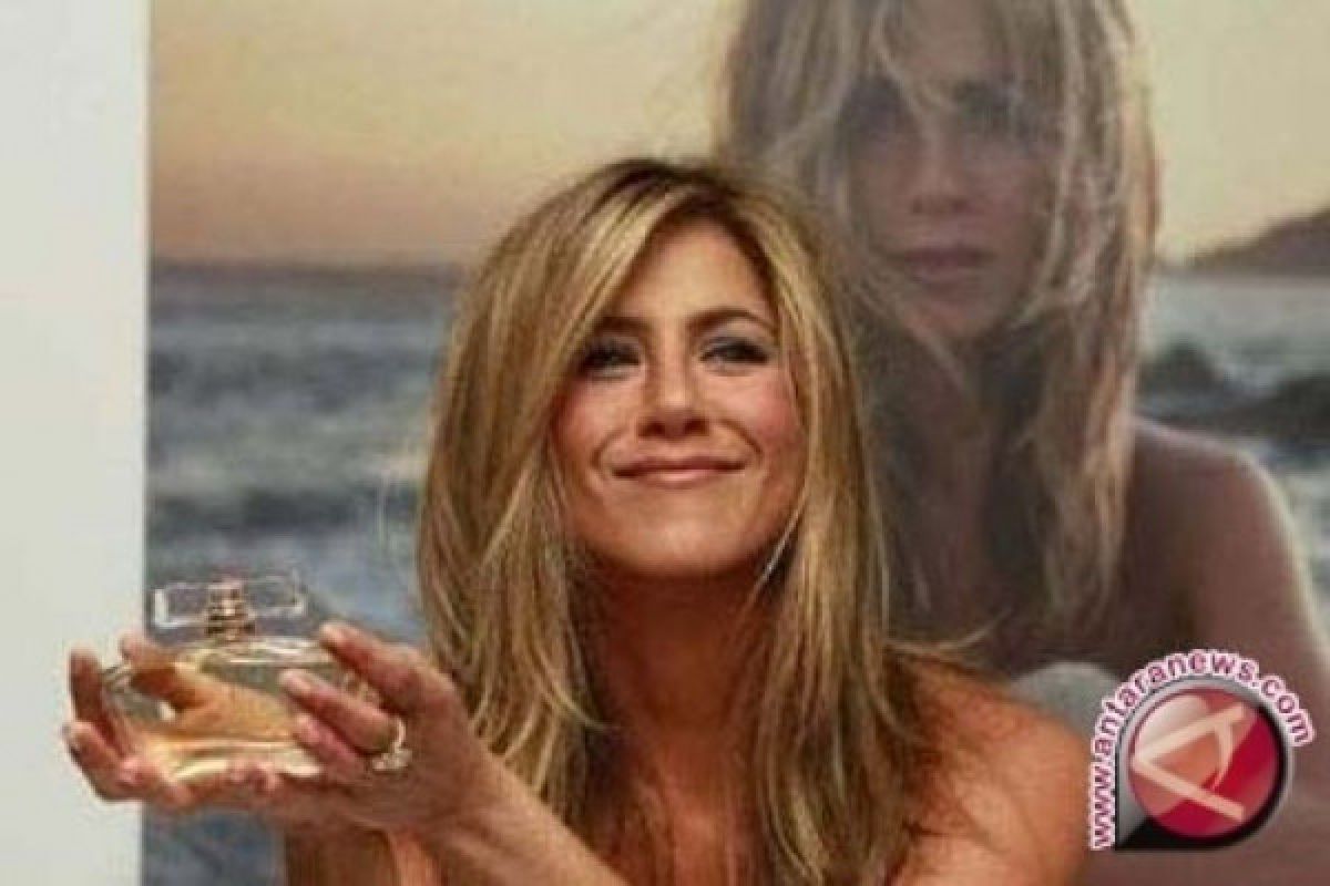 Jennifer Aniston umumkan perceraian dengan suaminya Justin Theroux