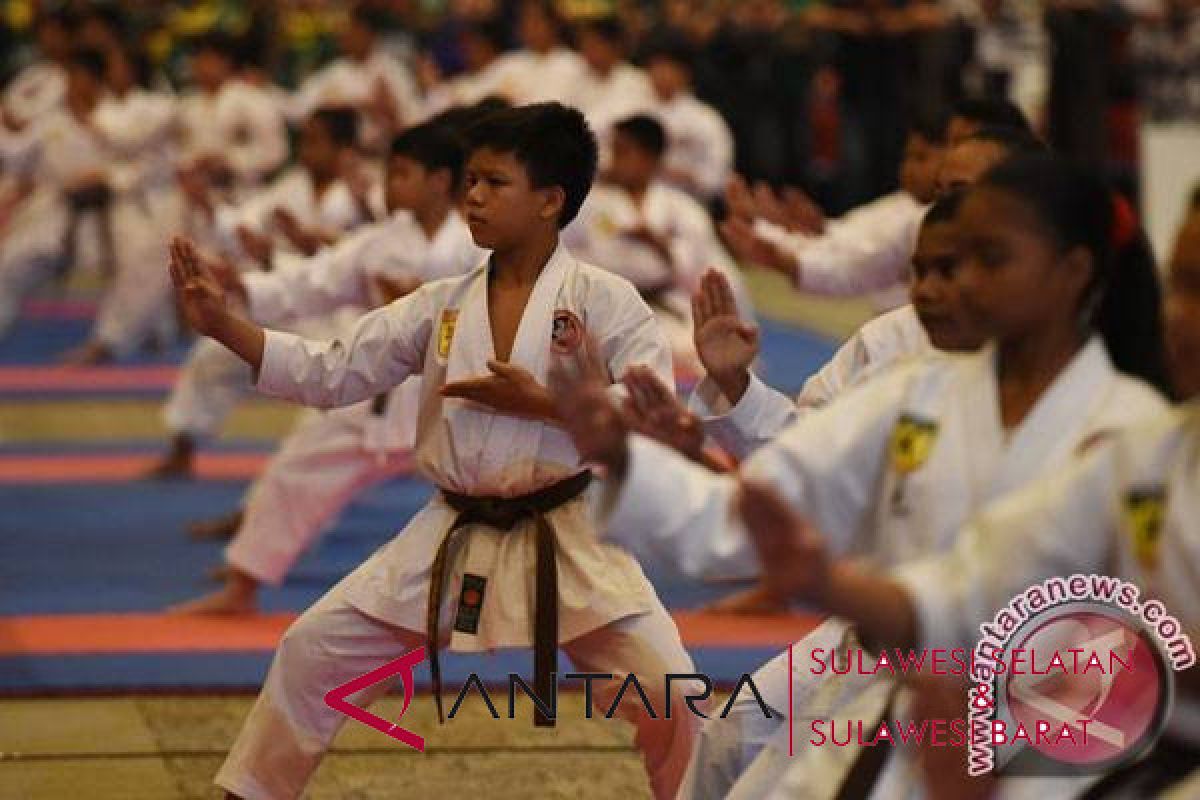 Badrodin Haiti lantik 1.000 karateka Sulselbar