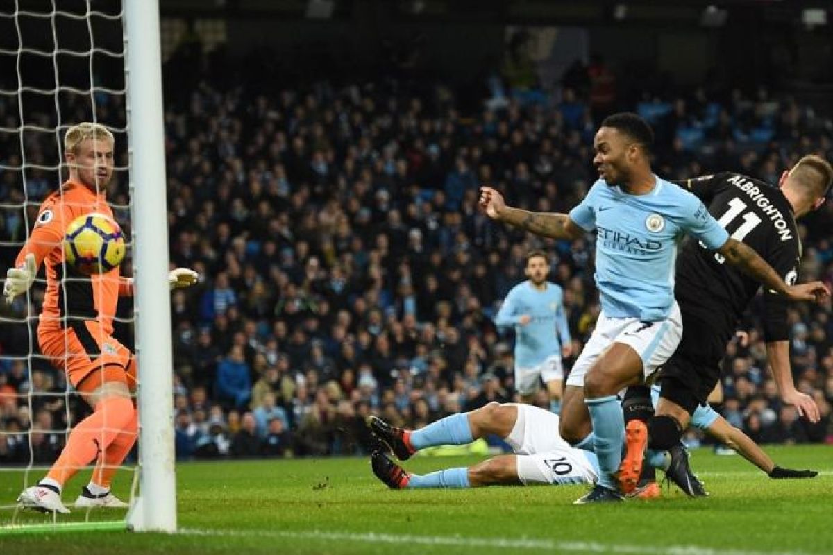 Aguero cetak empat gol saat City hancurkan Leicester