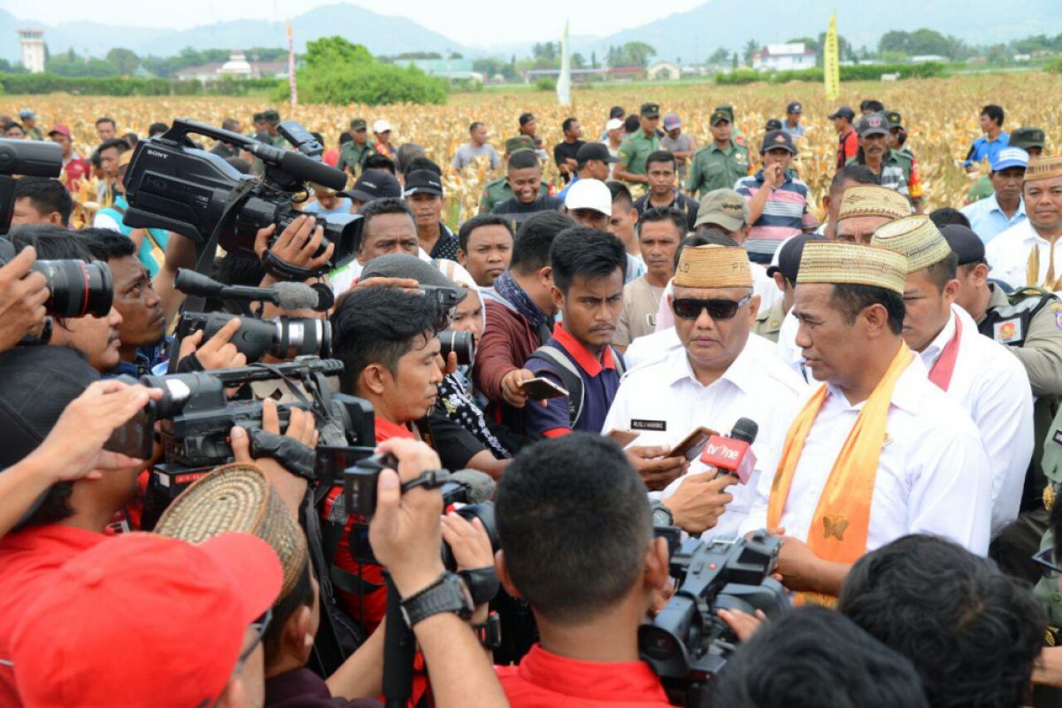 Mentan : Pendapatan Petani Bisa Capai Rp8 Triliun