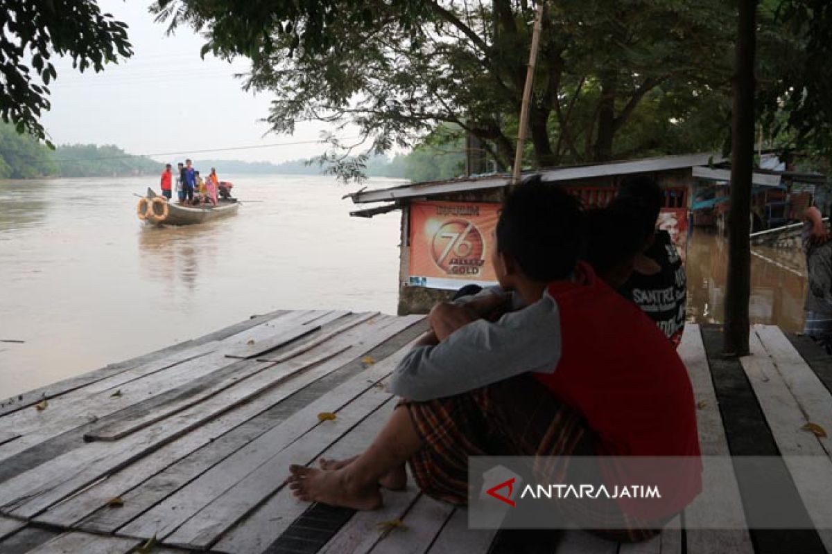 UPT Bengawan Solo Masih Berlakukan Siaga Banjir Bengawan  solo