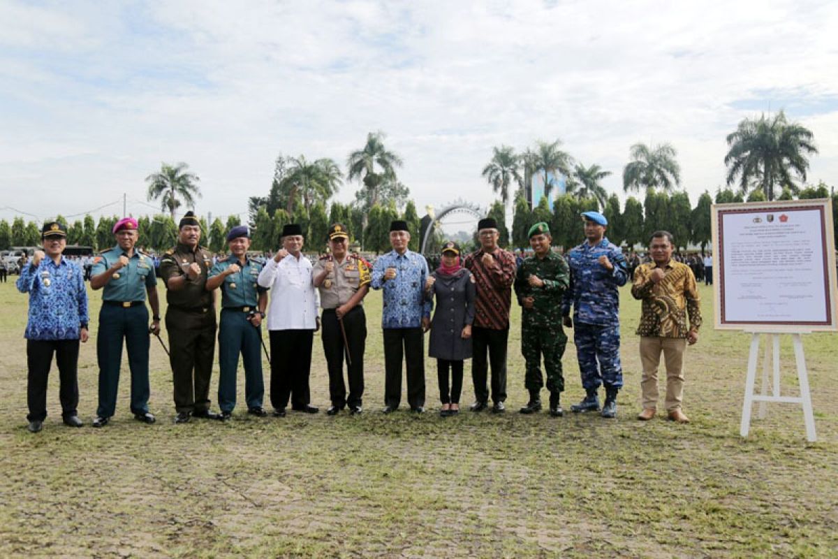 Forkopimda Lampung Menandatangani Deklarasi Netralitas TNI Polri dan ASN