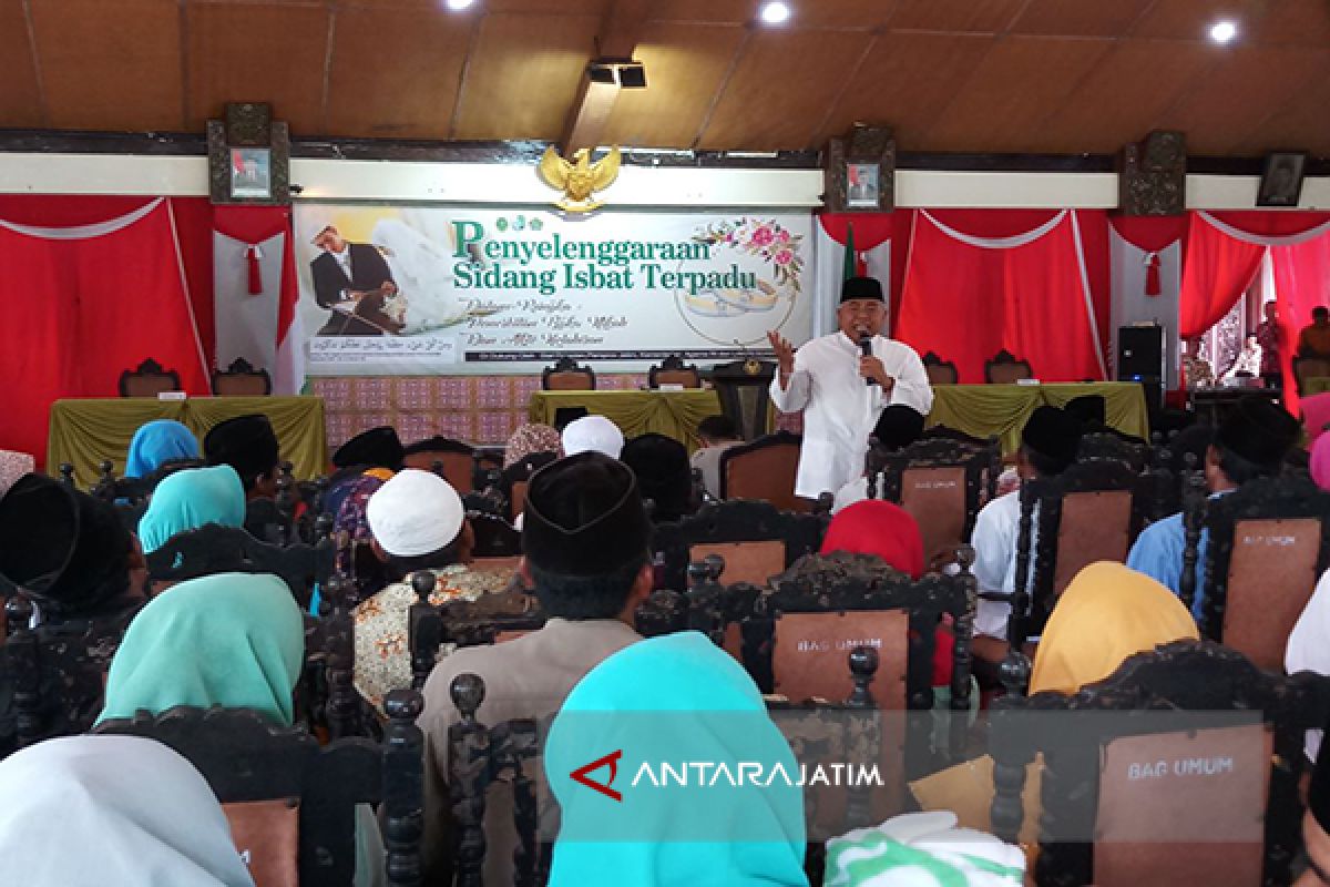 Pemkab Sampang Nikahkan 21 Pasangan Aliran Syiah