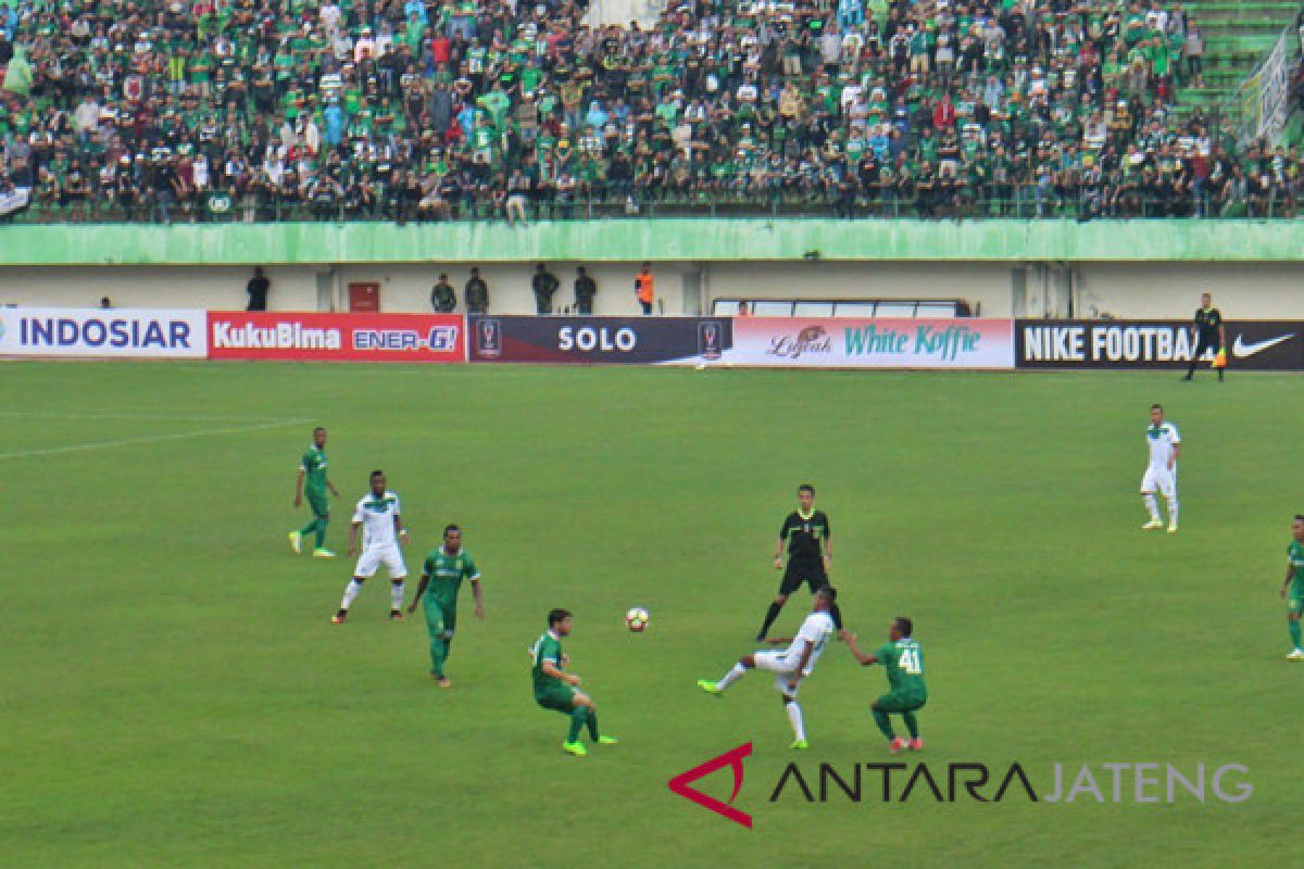 Persebaya kalah adu penalti melawan PSMS 6-7