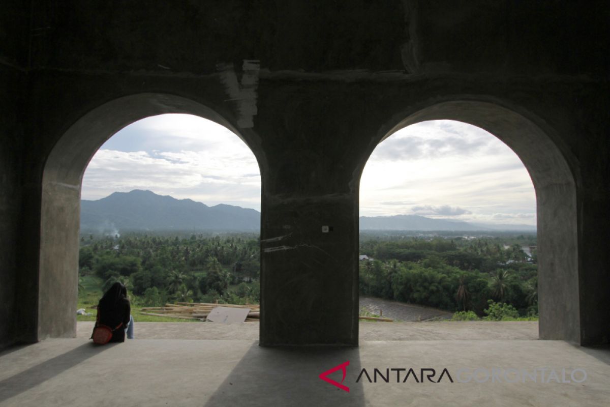 Panorama Alam Benteng Ulantha Tarik Perhatian Wisatawan