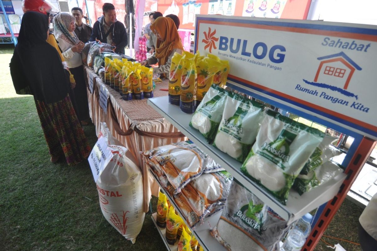 Bulog Sulteng tetap lakukan operasi pasar beras