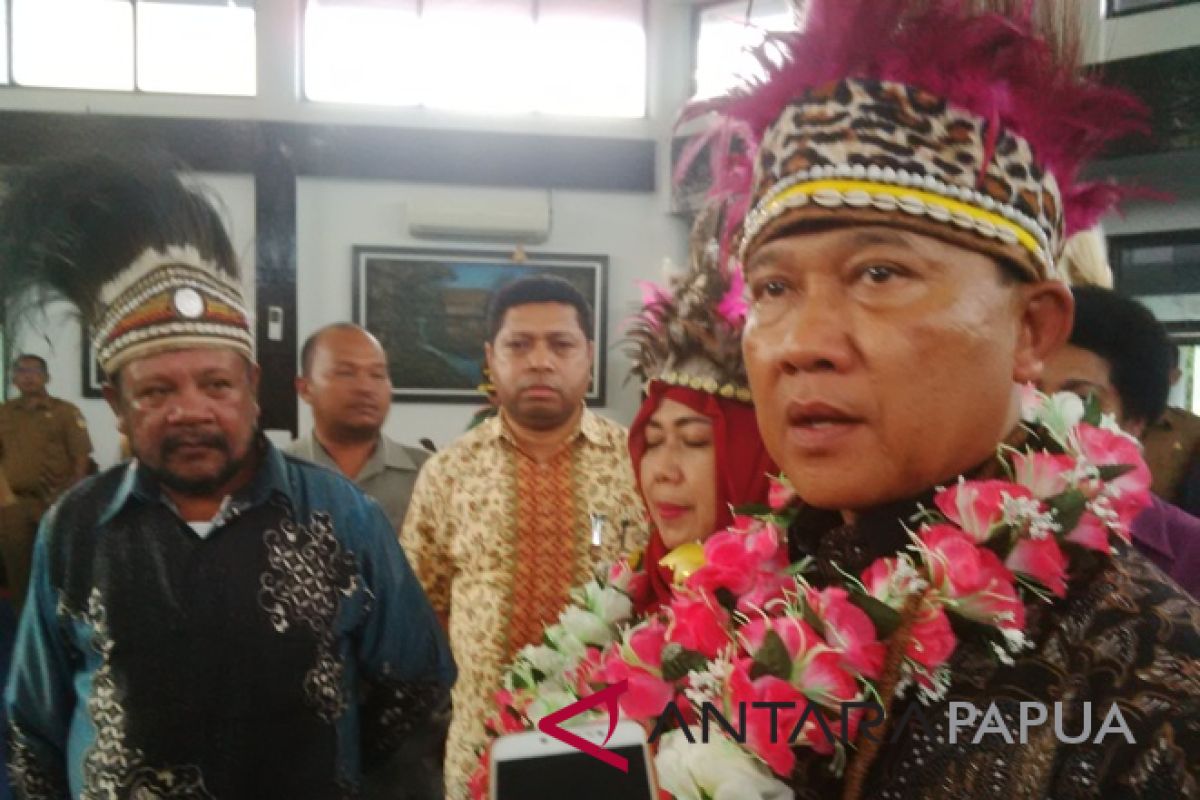 Pjs Gubernur Soedarmo kunjungi Bawaslu terkait pilkada Papua