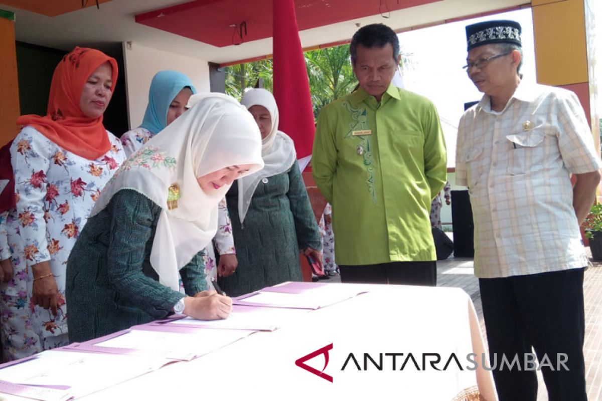 Mari manfaatkan pekarangan rumah dengan menanami buah dan sayur