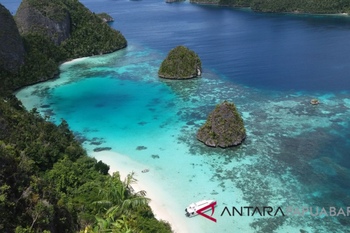 Destinasi Wisata Puncak Wayag Raja Ampat