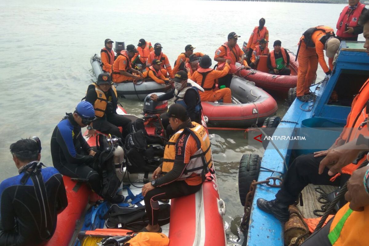 Basarnas Evakuasi Jasad Korban Kecelakaan di Dermaga TPS