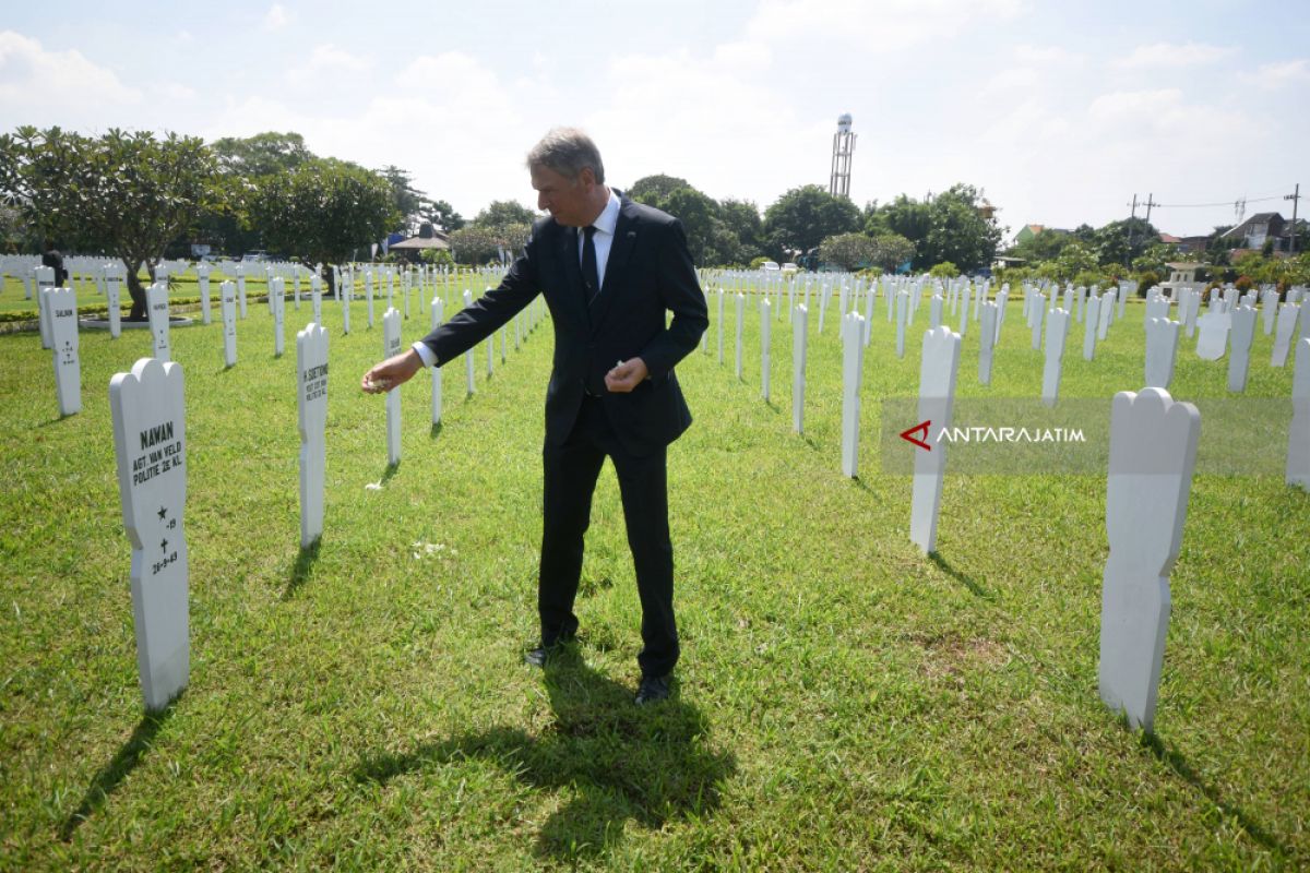 20,000 of our soldiers' skeletons in Papua: Japan