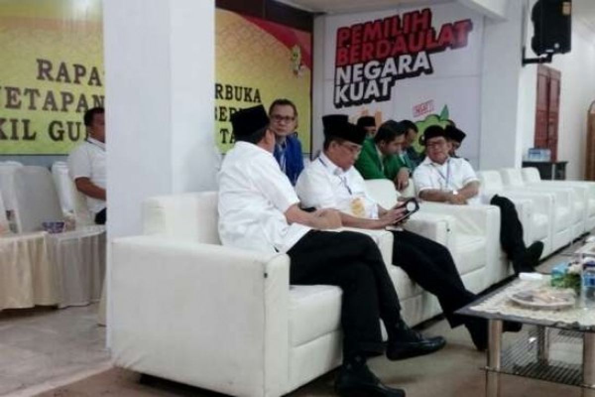 Acara Penetapan Pasangan Calon Gubri Riau Molor Satu Jam Karena Nama ini Belum Hadir