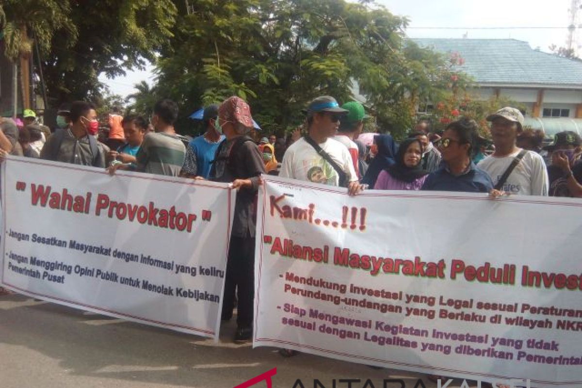 LSM Kotabaru Gagal Temui Pimpinan DPRD