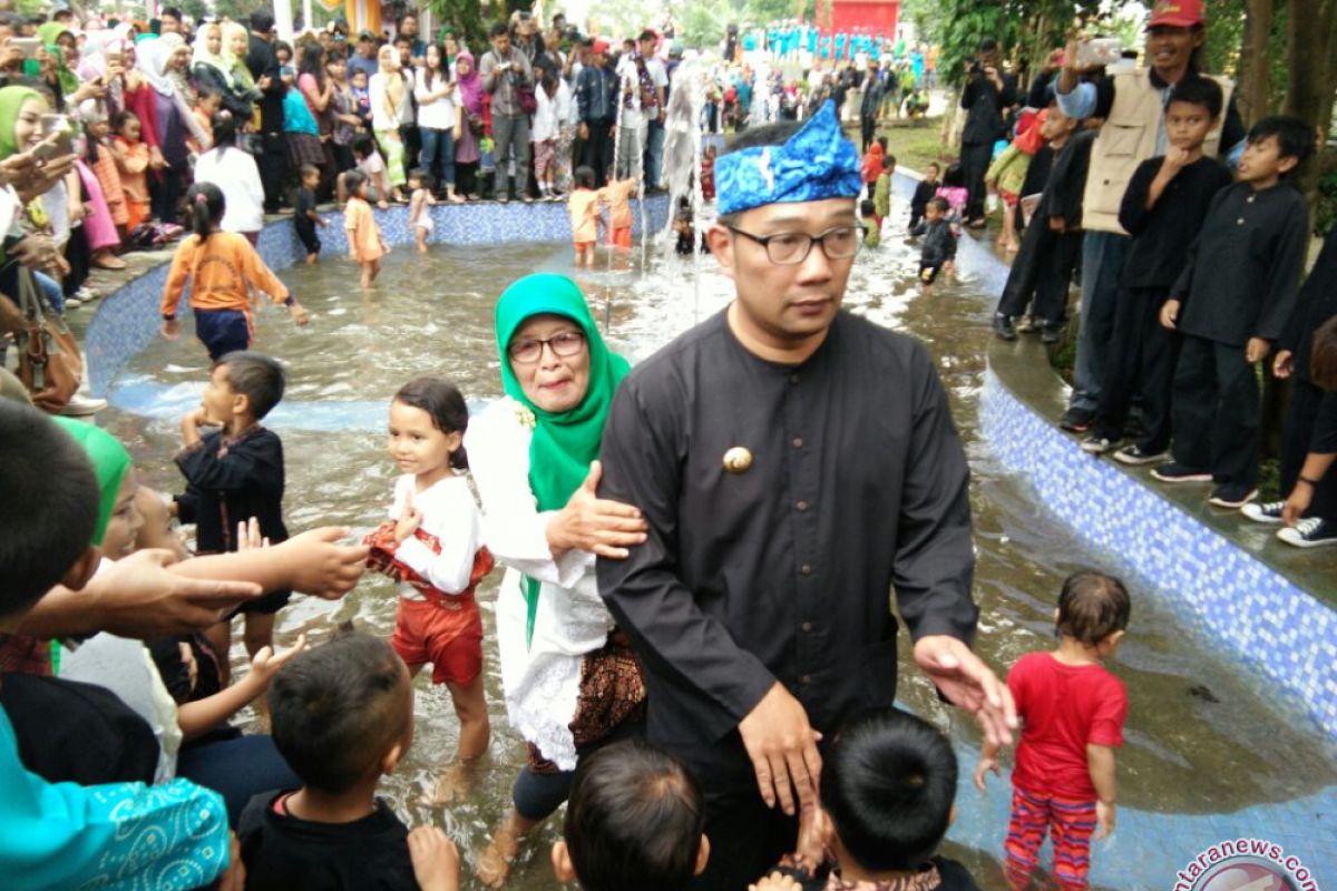 RTH Alun-alun Regol tepi Cikapundung diresmikan