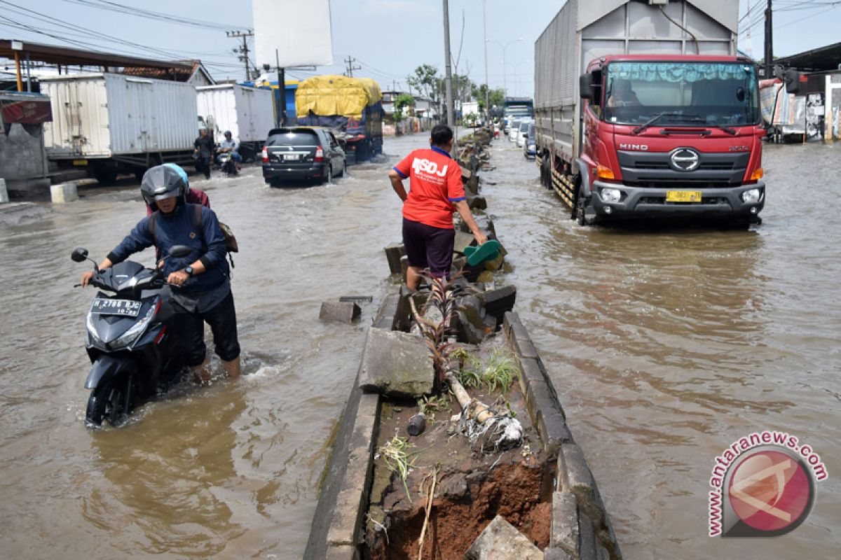 Korban banjir Semarang mulai terserang penyakit