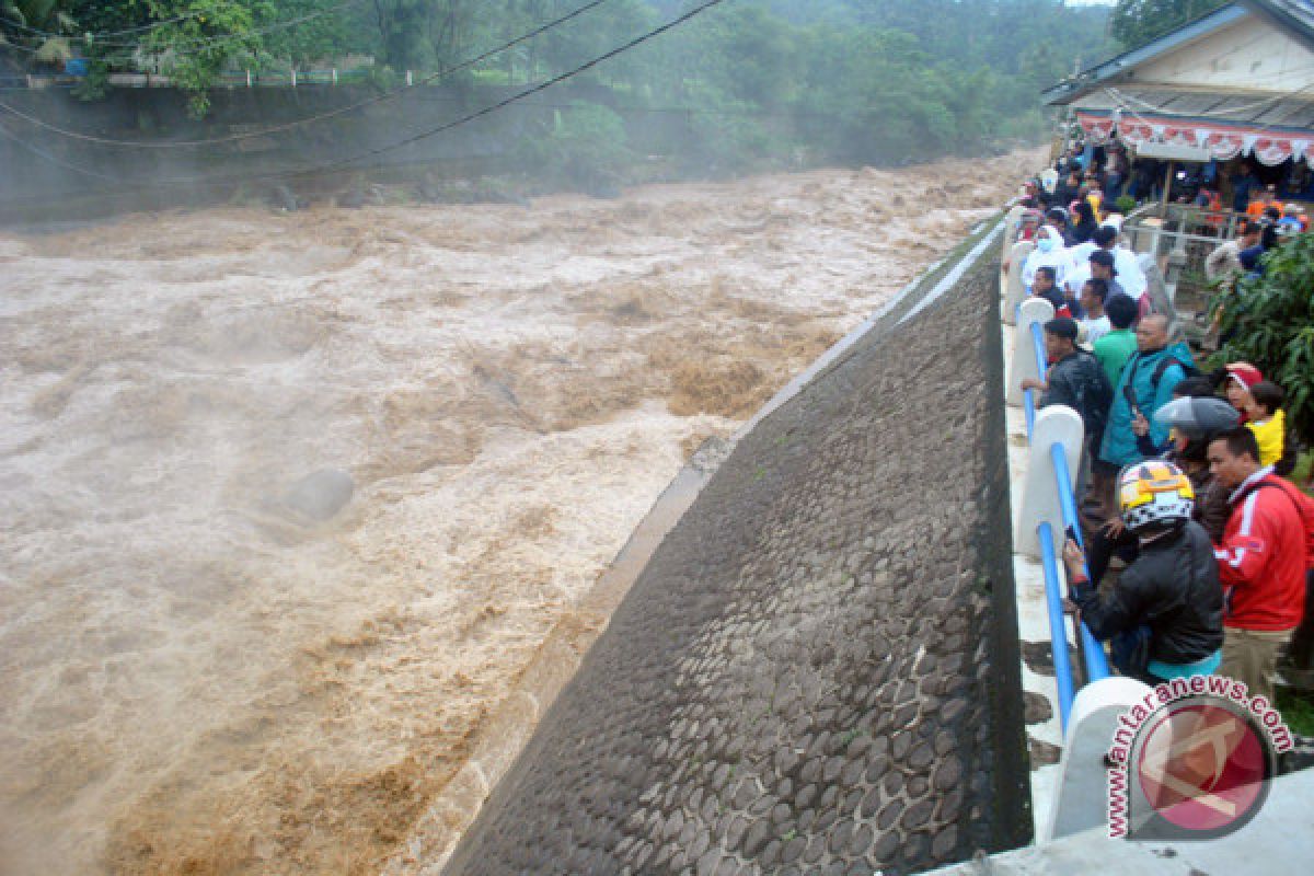 Bendung Katulampa siaga tiga banjir