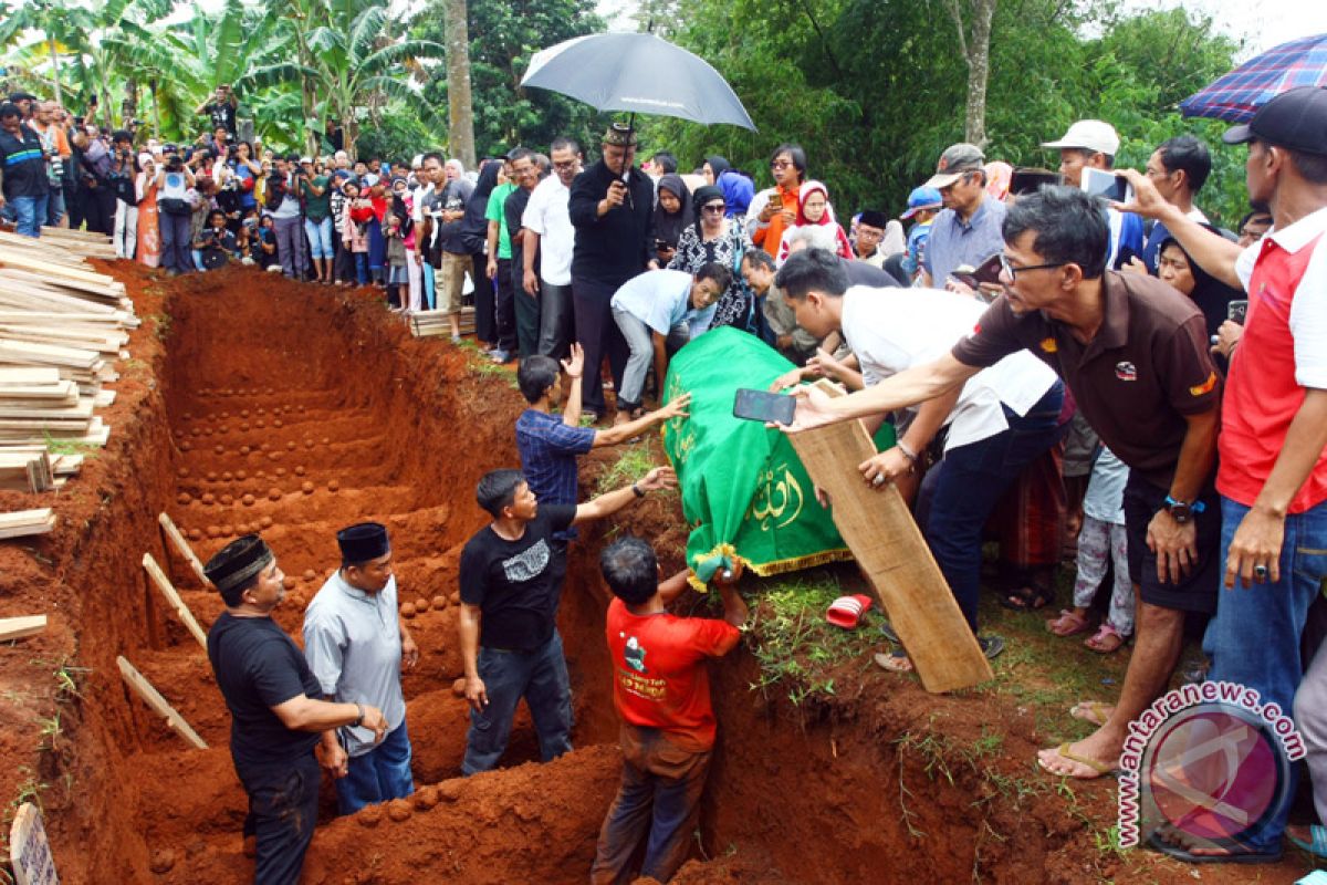 Enam orang diperiksa terkait kecelakaan Tanjakan Emen