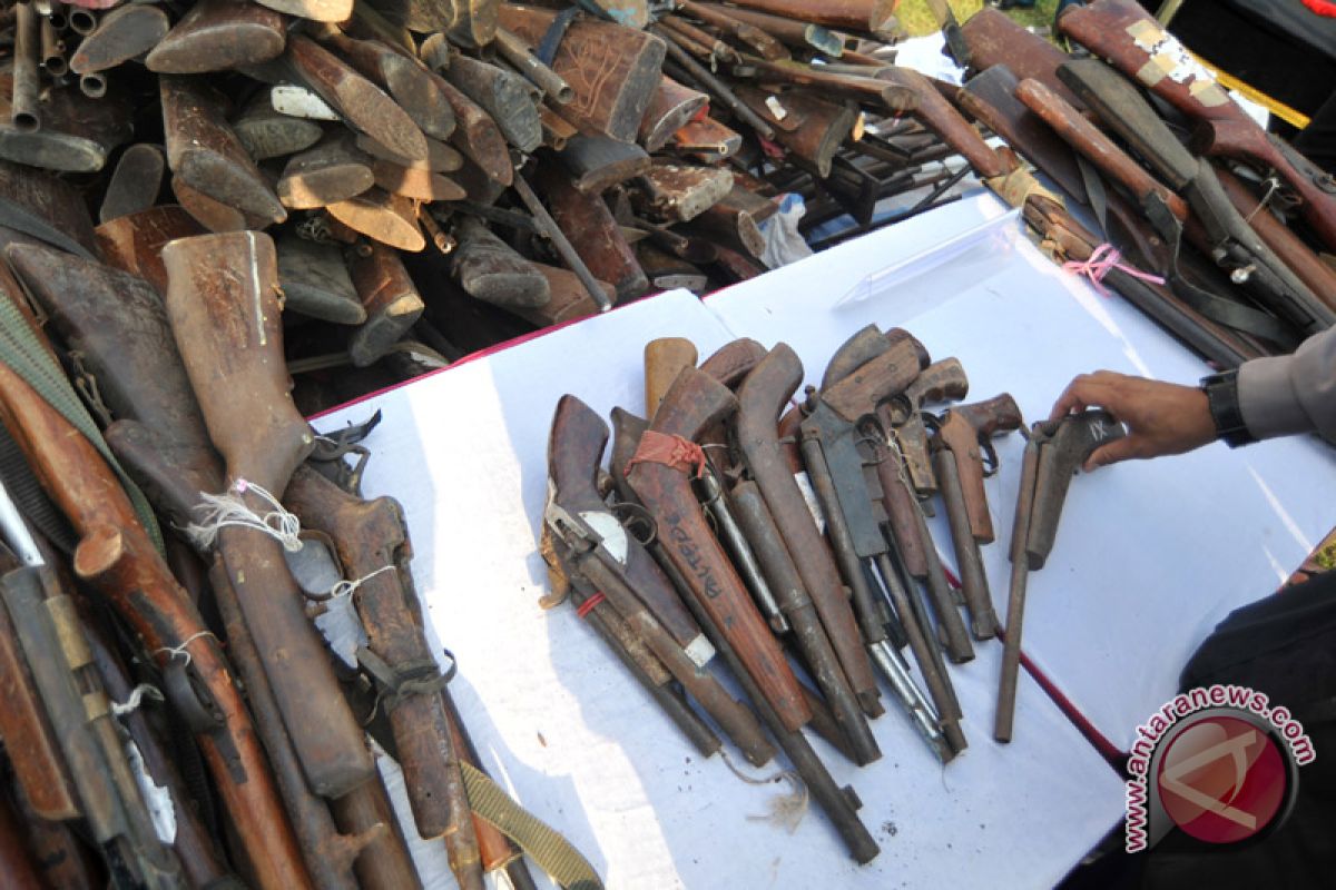 Ratusan senjata api hasil operasi di Sumsel dimusnahkan
