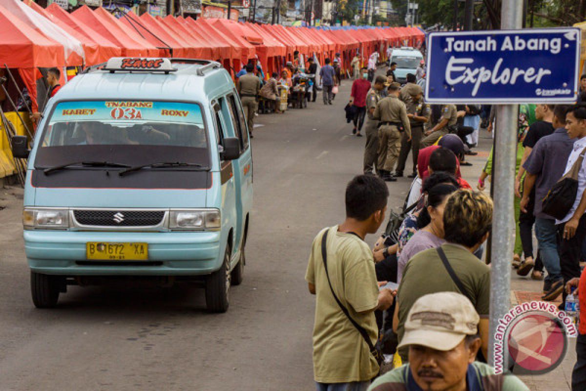 Pemprov atur waktu operasional angkot Tanah Abang