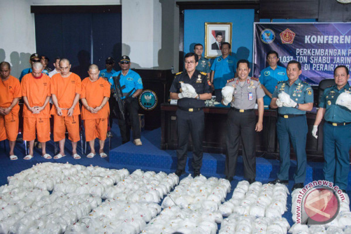 Polisi masih memburu pengendali dan penerima paket 1,6 ton shabu-shabu