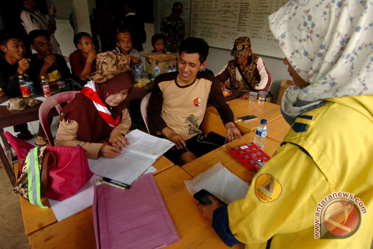 Empat hilang longsor Brebes ditemukan selamat